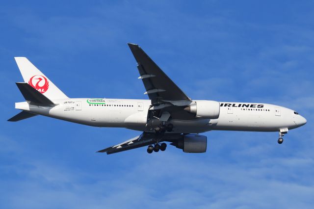 Boeing 777-200 (JA707J)