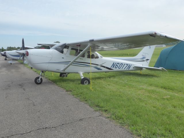 Cessna Skyhawk (N6017N)