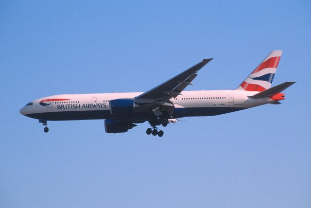 Boeing 777-200 (G-YMMN) - Final Approach to Narita Intl Airport Rwy34L on 2002/01/14