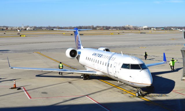 Canadair Regional Jet CRJ-200 (N450AW) - United Express Bombardier CRJ-200LR N450AW in Detroit 