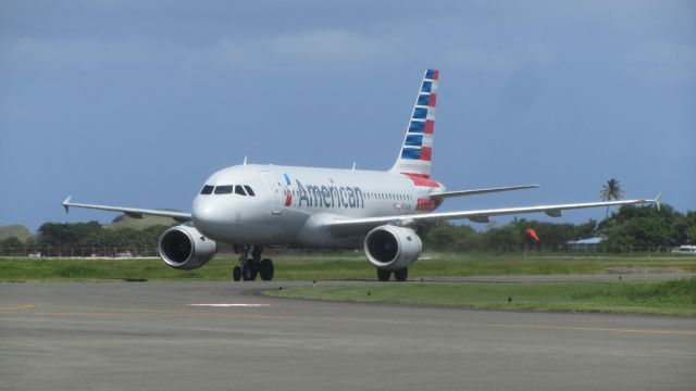 Airbus A319 (N716UW)