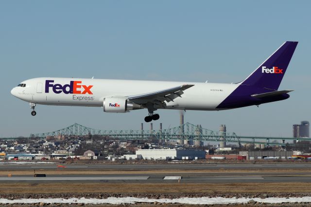 BOEING 767-300 (N197FE) - 'FDX 2710' arriving from Indianapolis