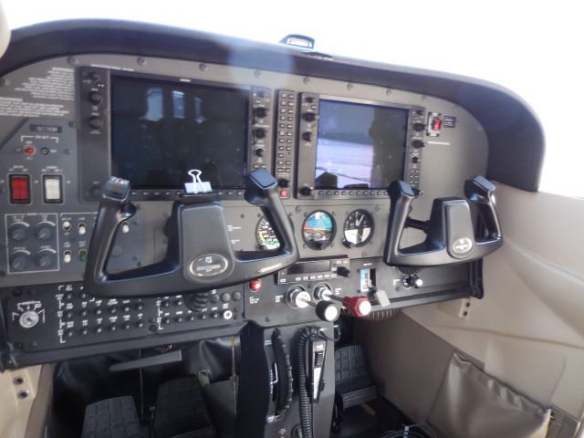 Cessna Skyhawk (N1036M)