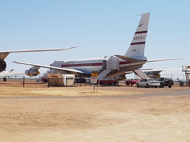 Boeing 707-100 (VH-XBA)