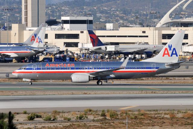 Boeing 737-800 (N848NN)