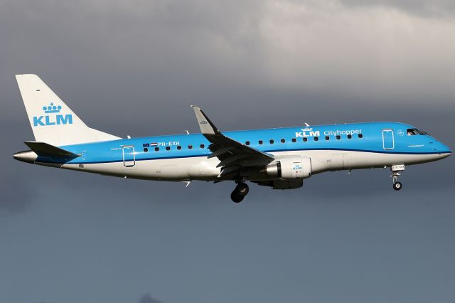 EMBRAER 175 (long wing) (PH-EXH)