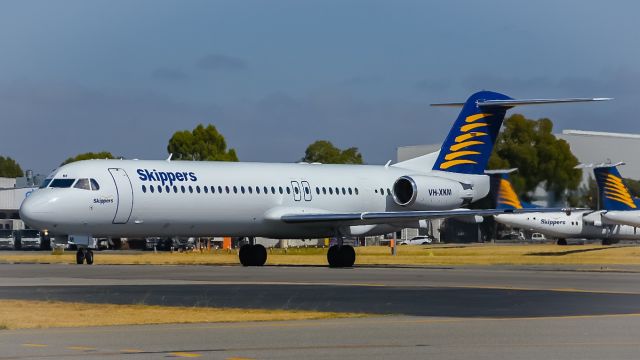 Fokker 100 (VH-XKM)