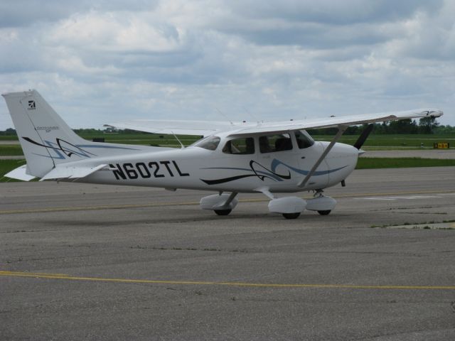 Cessna Skyhawk (N602TL)