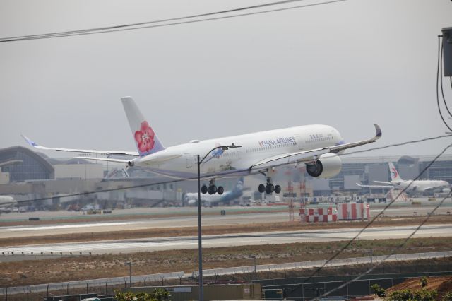 Airbus A350-900 (B-18912)