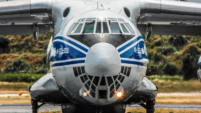 Ilyushin Il-76 (RA-76511) - Face2face with this amazing Russian monster!