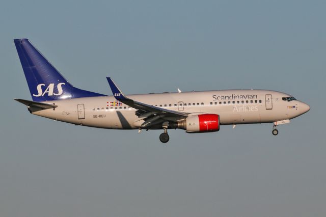 Boeing 737-700 (SE-REU) - SK2547 arriving from Stockholm