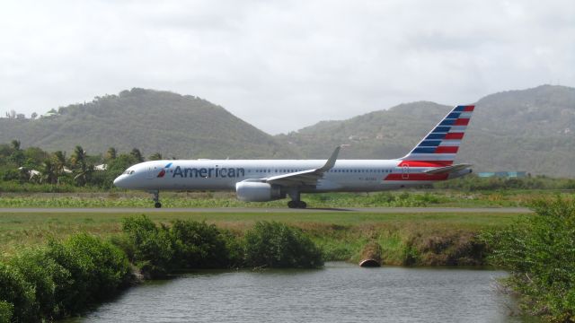 Boeing 757-200 (N179AA) - TLPL