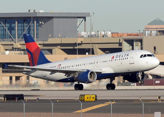 Airbus A320 (N356NW)
