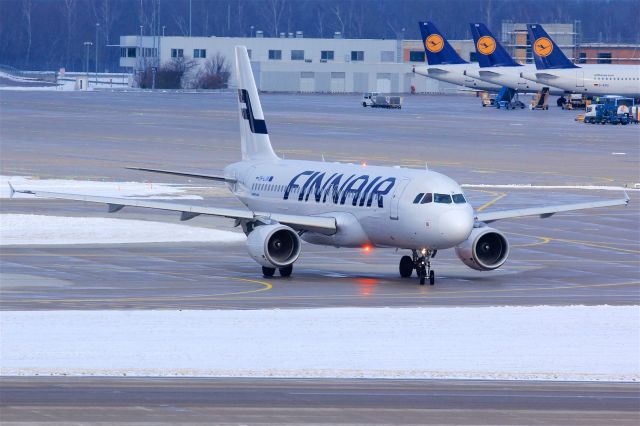 Airbus A320 (OH-LXK)