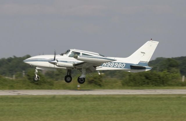 Cessna 310 (N98980)