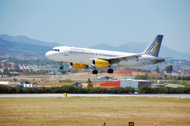 Airbus A320 (EC-MJB)