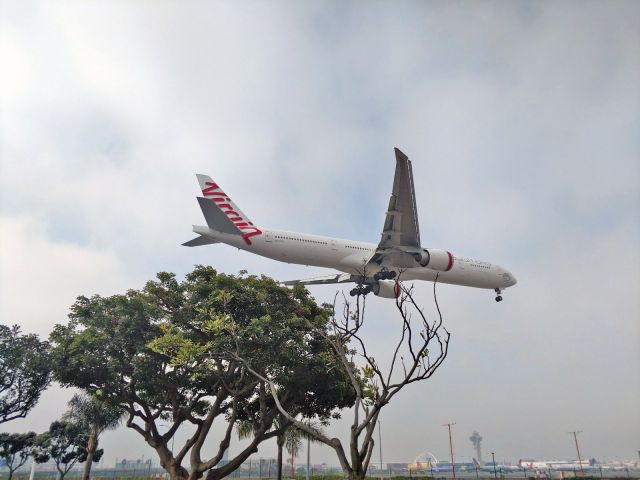 BOEING 777-300ER (VH-VPD) - Over the park at LAX from Melbourne. br /br /5/8/18