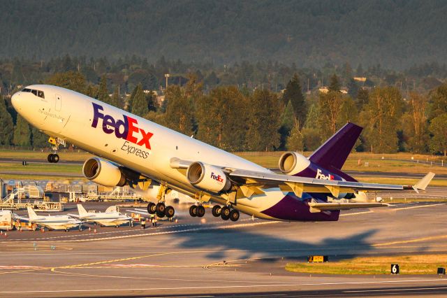 Boeing MD-11 (N605FE)