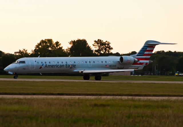 Canadair Regional Jet CRJ-700 (N514AE)