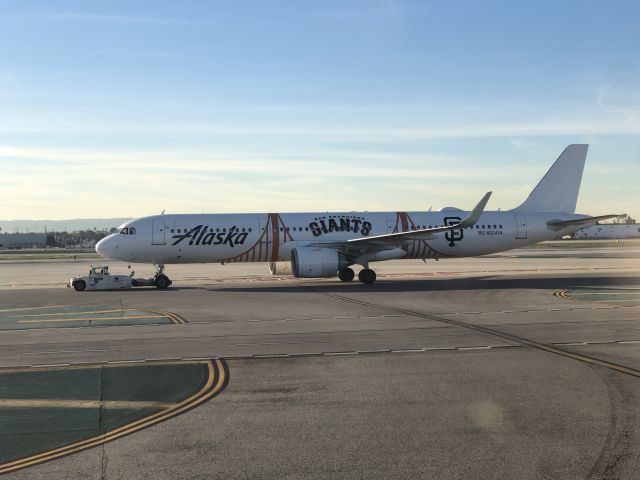 — — - KLAX Alaska Airlines SD Giants 