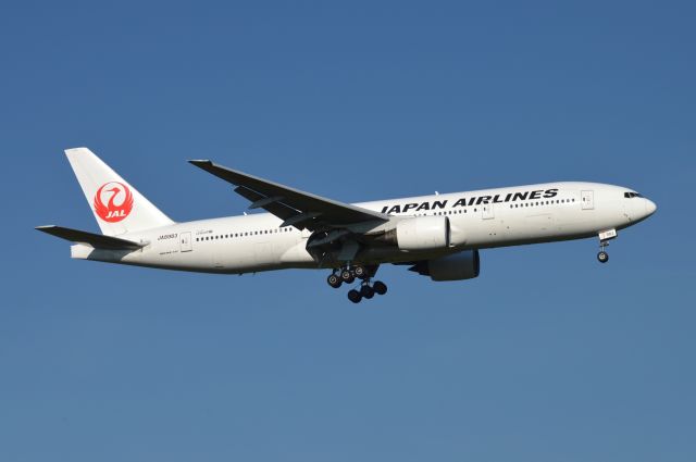 Boeing 777-200 (JA8983) - 2014-09-01