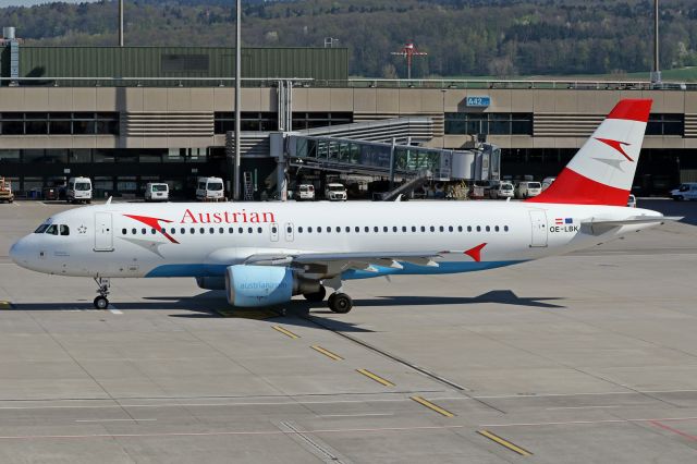 Airbus A320 (OE-LBK)