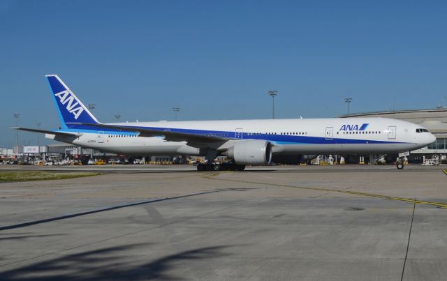 BOEING 777-300ER (JA783A) - 23/09/2013