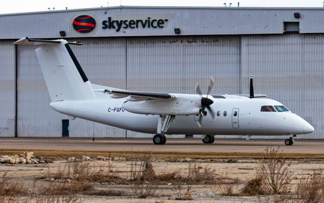 de Havilland Dash 8-200 (C-FGFO)