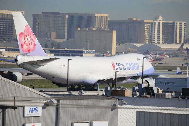 Boeing 747-400 (B-18723)