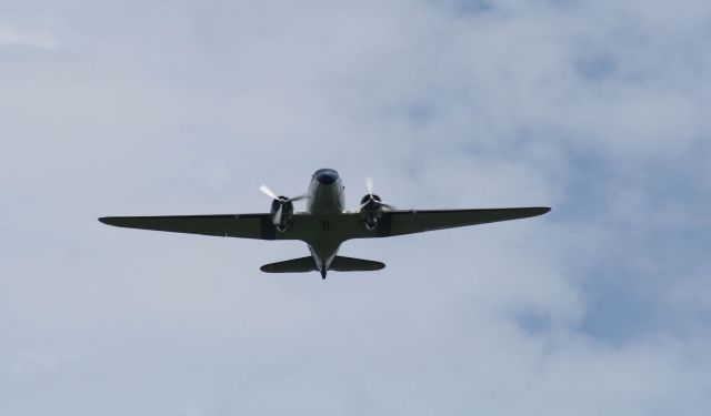 Douglas DC-3 (N922CA)