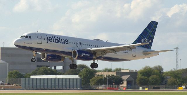 Airbus A320 (N523JB) - Born to be blue