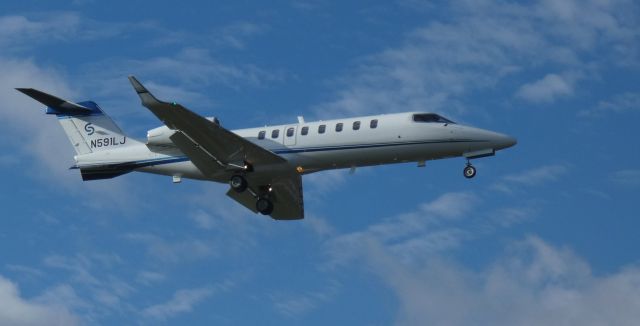 Bombardier Learjet 75 (N591LJ) - On final is this brand new Bombardier Learjet 75 in the Autumn of 2020.