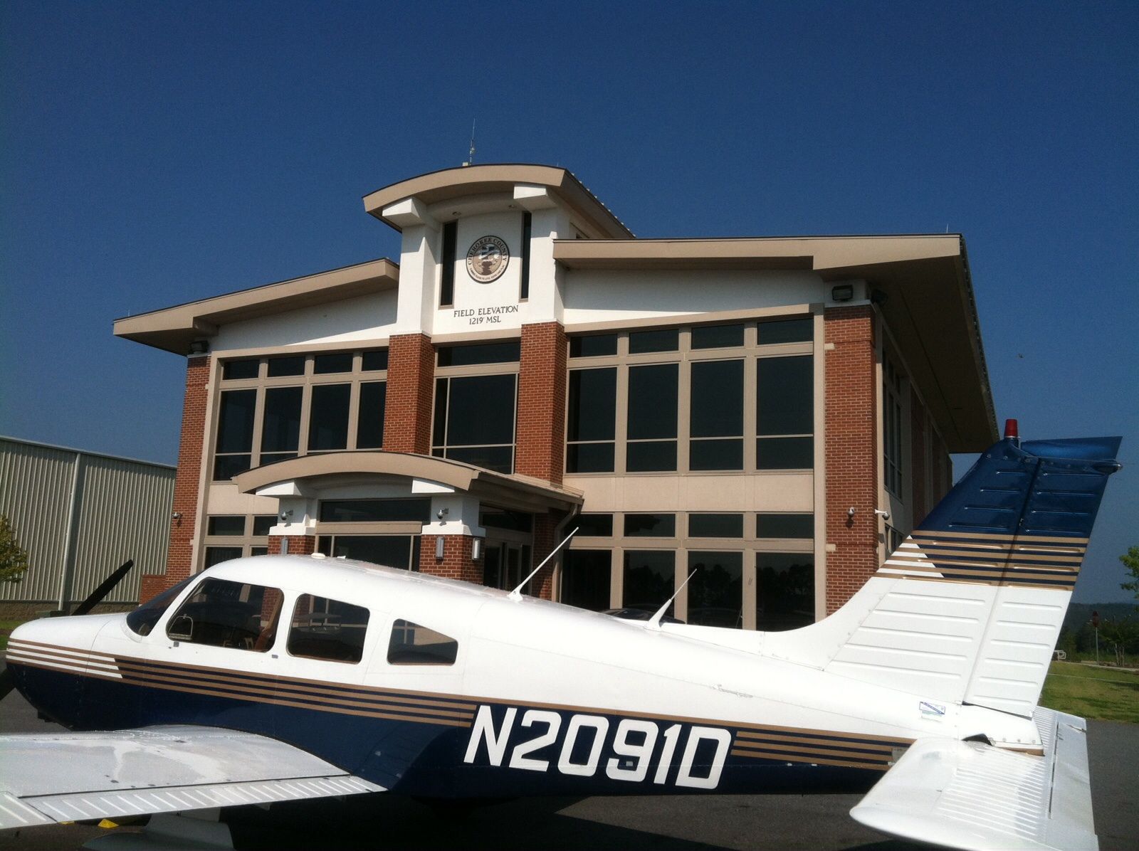 Piper Cherokee (N2091D)