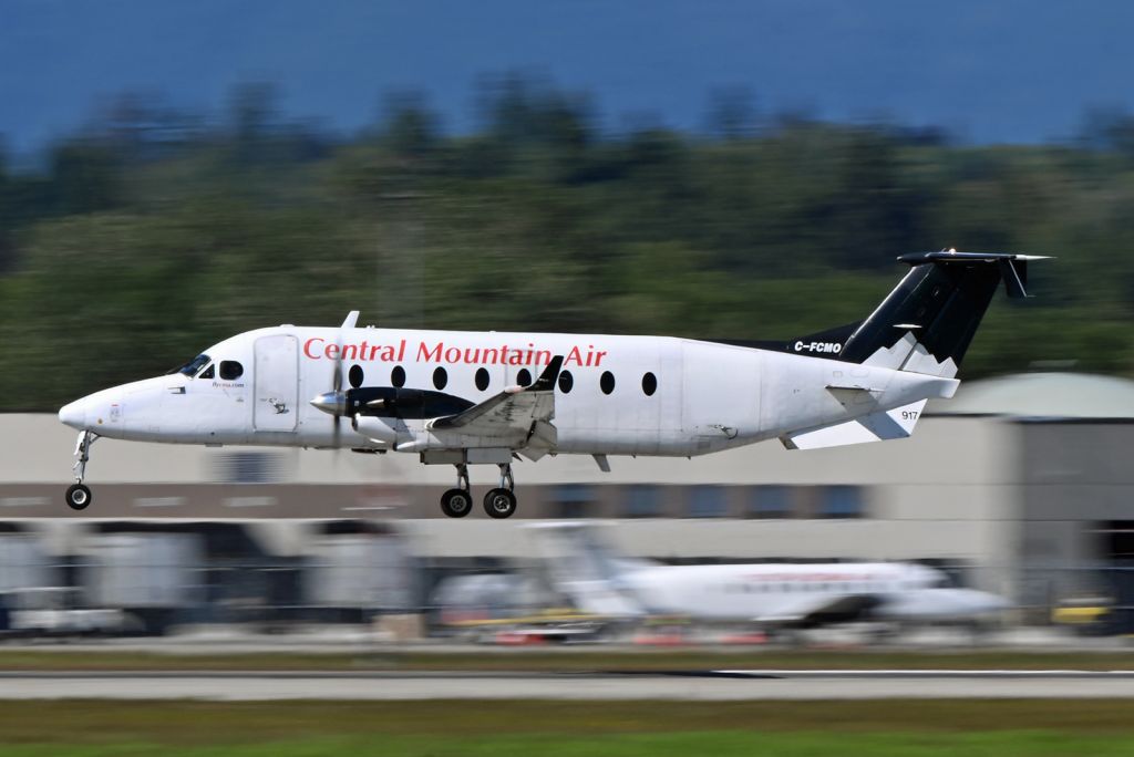 Beechcraft 1900 (C-FCMO) - operating this freighter for UPS