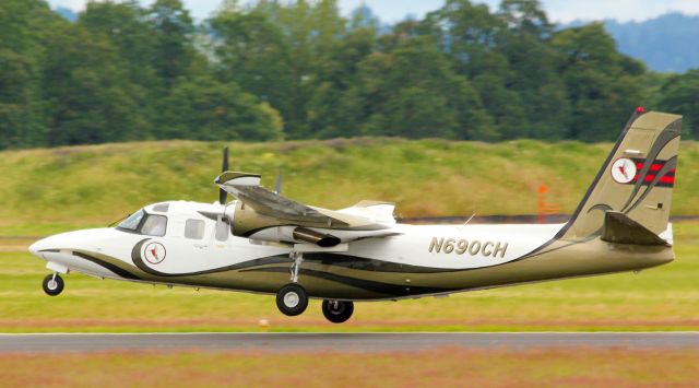 Rockwell Turbo Commander 690 (N690CH) - Rockwell Turbo Commander 690 (twin-turboprop) 6-25-12