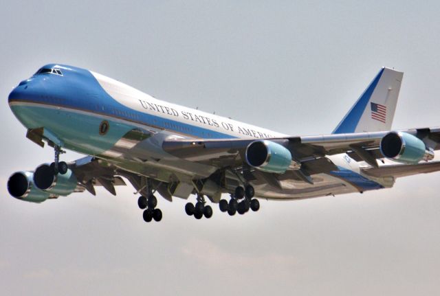 Boeing 747-200 (N28000)