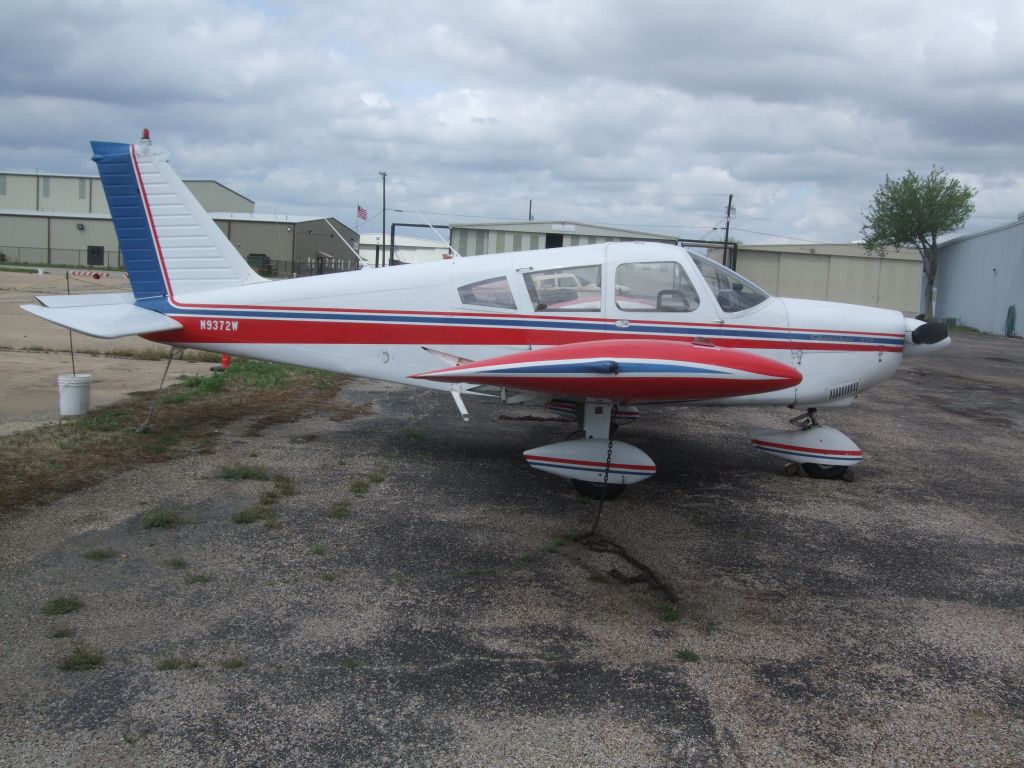 Piper Cherokee (N9372W)