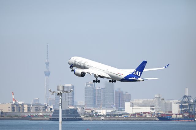 Airbus A350-900 (SE-RSD) - 09.Apr.2023br /Haneda International Airport Terminal 2br /From the observation deck! !