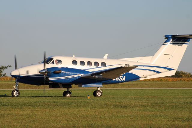 Beechcraft Super King Air 300 (N166SA) - Arriving from Nashville after the Bengals game.