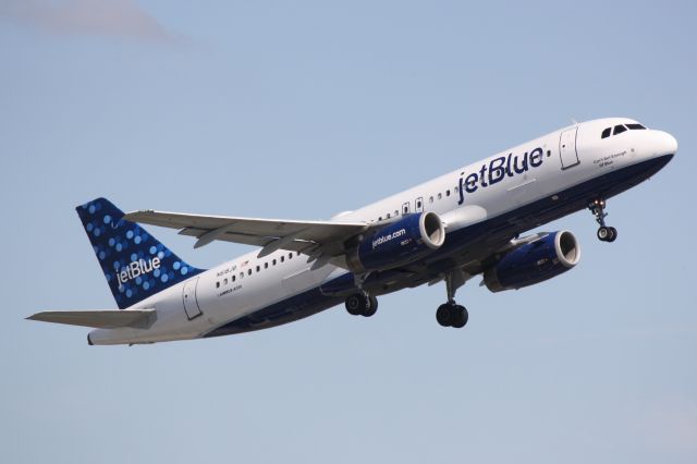 Airbus A320 (N618JB) - JetBlue Flight 164 (N618JB) "Cant Get Enough of Blue" departs Sarasota-Bradenton International Airport enroute to John F Kennedy International Airport