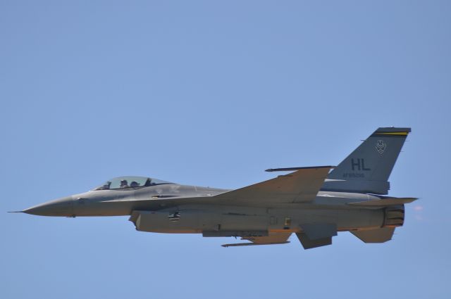 Lockheed F-16 Fighting Falcon —