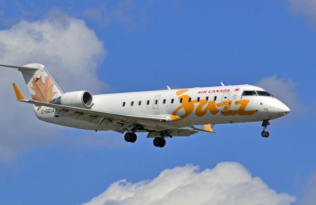 Canadair Regional Jet CRJ-200 (CGOJA170)