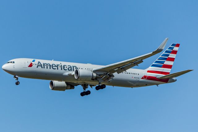 BOEING 767-300 (N347AN) - American Airlines - Boeing 767-323(ER)br /Registration: N347ANbr /br /Miami (MIA) / Campinas (VCP)br /br /Fotografia: Marcelo Luiz 