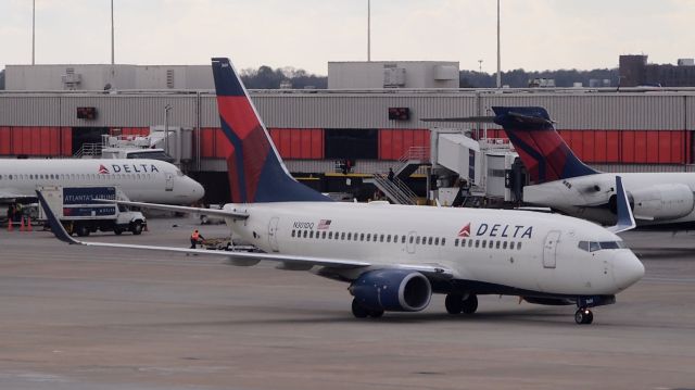 Boeing 737-700 (N301DQ)
