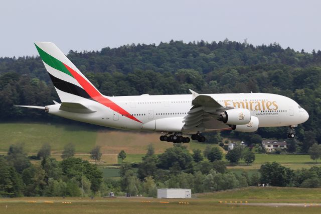 Airbus A380-800 (A6-EOA)