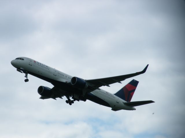 Boeing 757-200 (N718TW) - N718TW B757 EINN 21/06/14