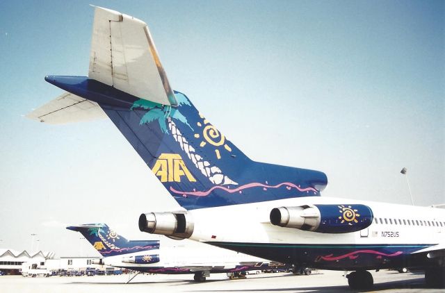 BOEING 727-200 (N752US) - Parked at the old terminal gates.