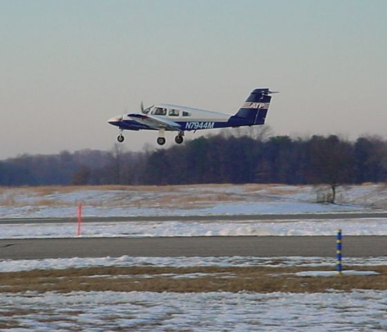 Piper PA-44 Seminole (N7944M) - Departing rwy 27 on 2/11/2010