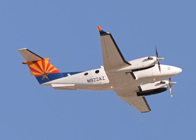 Beechcraft Super King Air 200 (N922AZ)