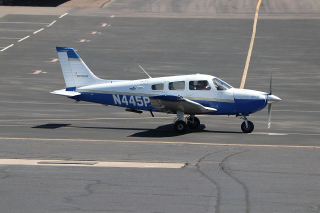 Piper Cherokee (N445PA)